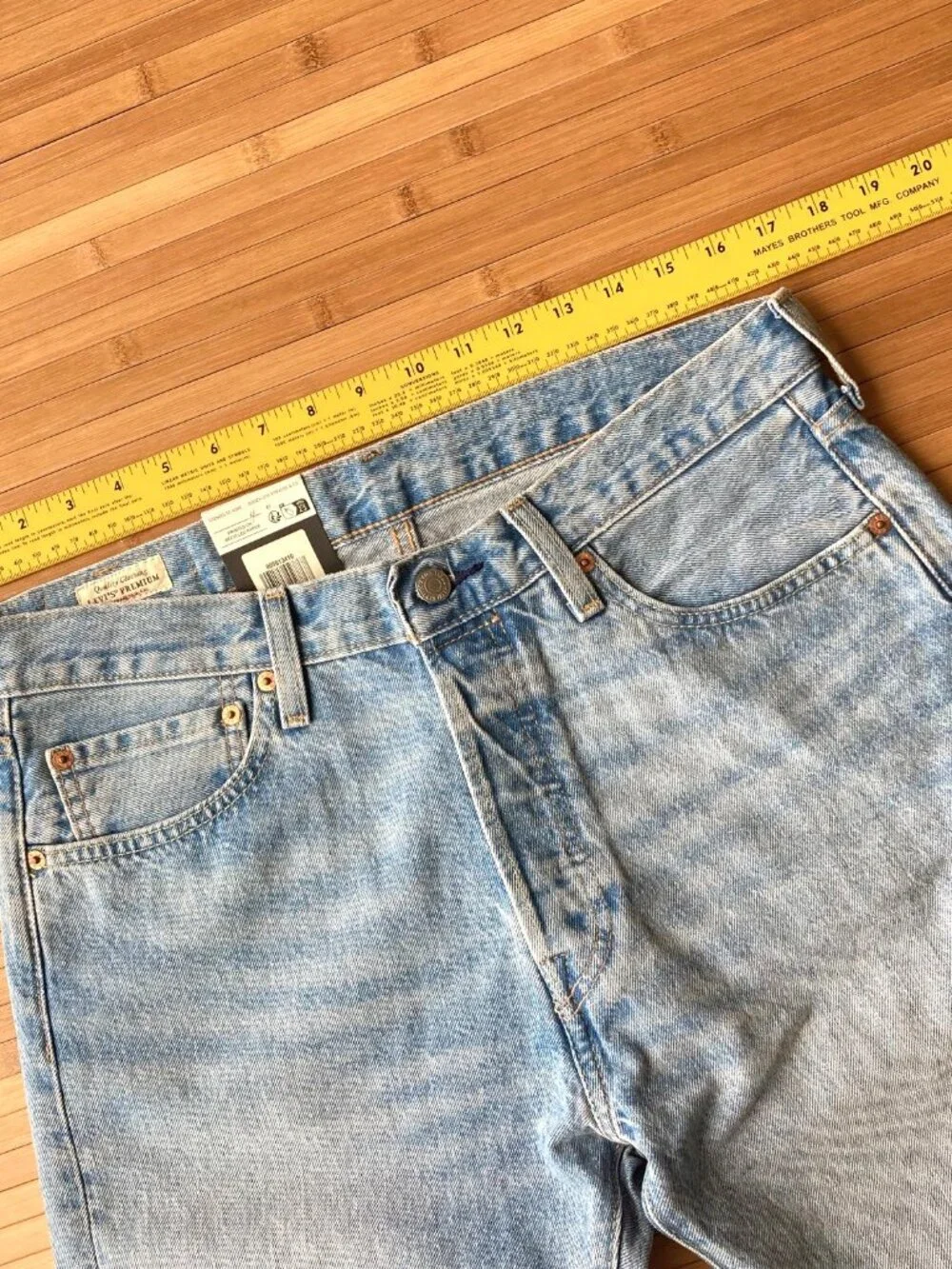 Levi’s Premium 501 Original Fit Jeans Button Fly Mens 33x34 Glassy Waves NWT